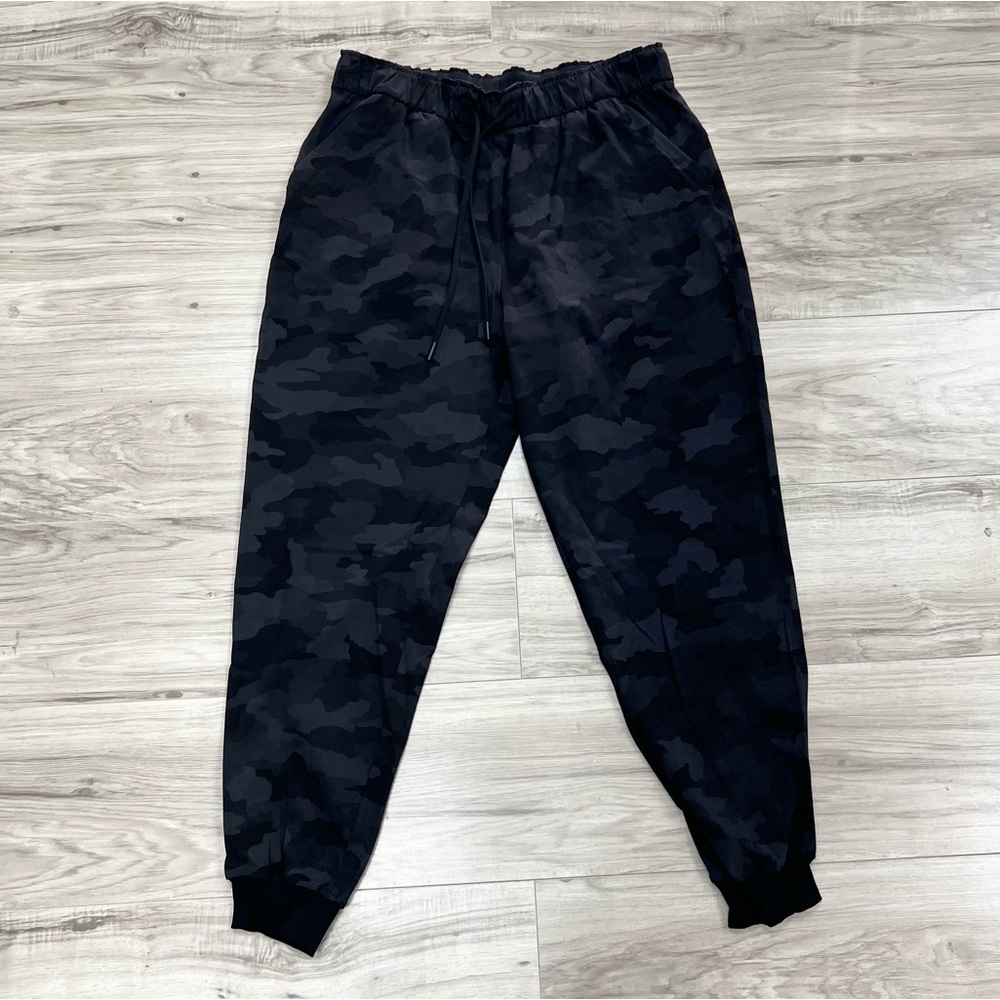 Lululemon Stretch High-Rise Jogger Full Length in Heritage 365 Camo Deep Coal